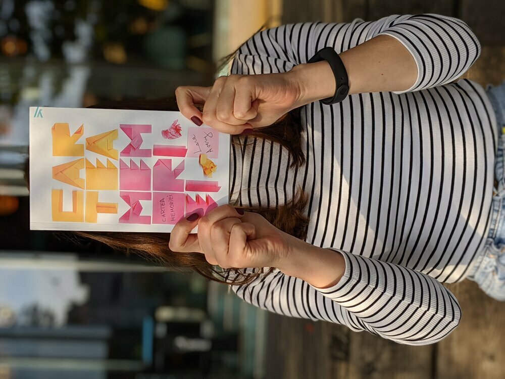 Lara Avery, Editura Youngart