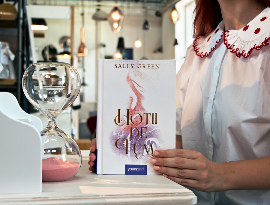 Hoții de fum, Sally Green, Editura Youngart