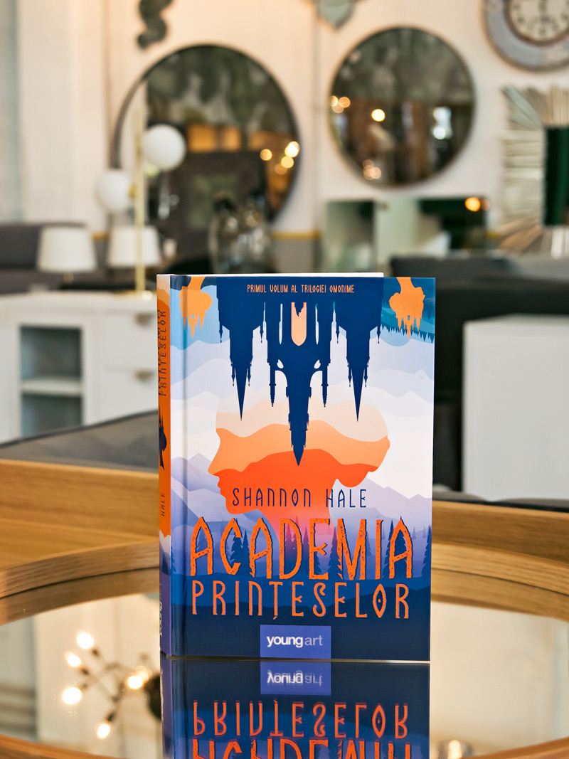 Shannon Hale, Editura Youngart